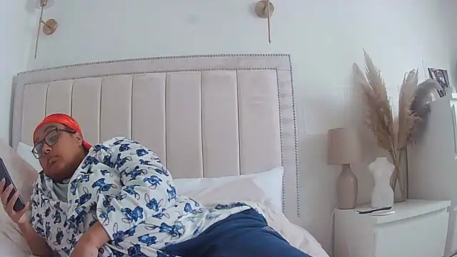 vanilla chocolate23 online show from 09.29.25