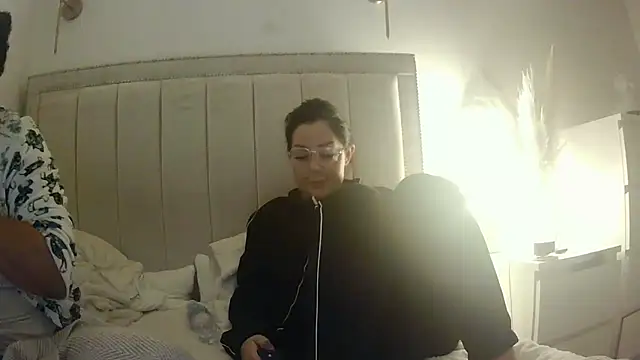 vanilla chocolate23 online show from 10.13.25