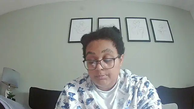 vanilla chocolate23 online show from 10.18.25