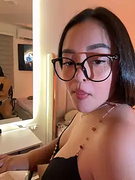 kenndall 21 online show from 10.25.25