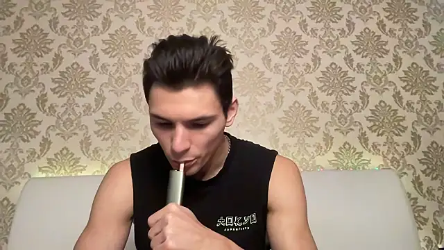 Snapshot of denlover1 chatting on 12.26.24 denlover1 online show from 12.26.24