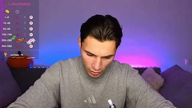 Snapshot of denlover1 chatting on 10.08.25 denlover1 online show from 10.08.25