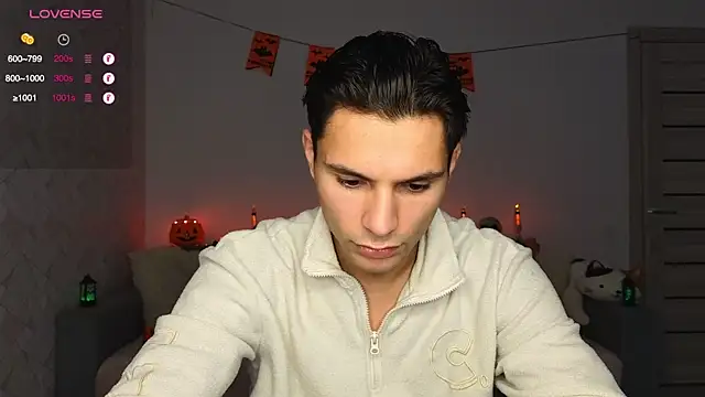 Snapshot of denlover1 chatting on 10.13.25 denlover1 online show from 10.13.25