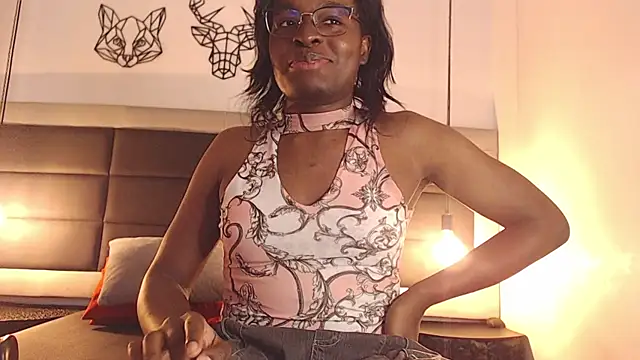 Snapshot of candy_lovee69 chatting on 10.06.25 candy lovee69 online show from 10.06.25