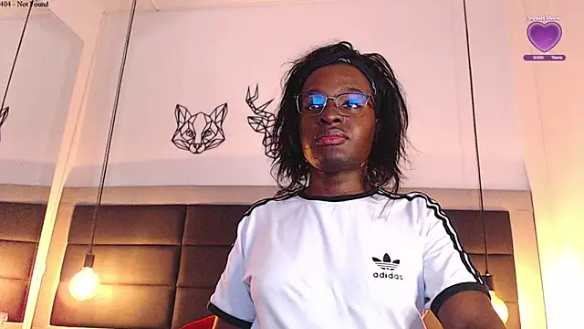 Snapshot of candy_lovee69 chatting on 10.21.25 candy lovee69 online show from 10.21.25