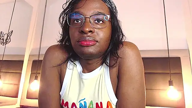 Snapshot of candy_lovee69 chatting on 10.27.25 candy lovee69 online show from 10.27.25