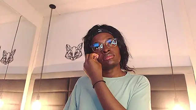 Snapshot of candy_lovee69 chatting on 11.03.25 candy lovee69 online show from 11.03.25