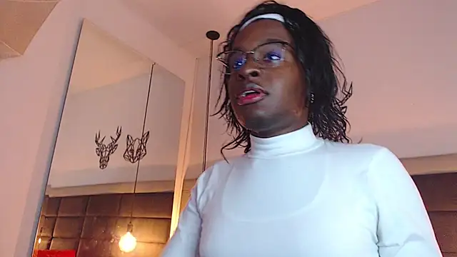 Snapshot of candy_lovee69 chatting on 11.06.25 candy lovee69 online show from 11.06.25