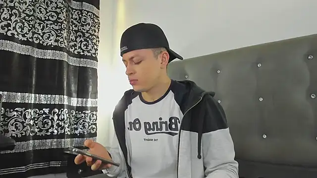 Angel Cuervo online show from 12.28.24