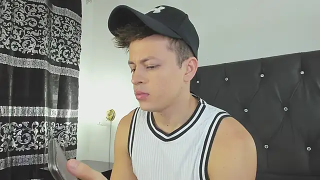 Angel Cuervo online show from 01.04.25