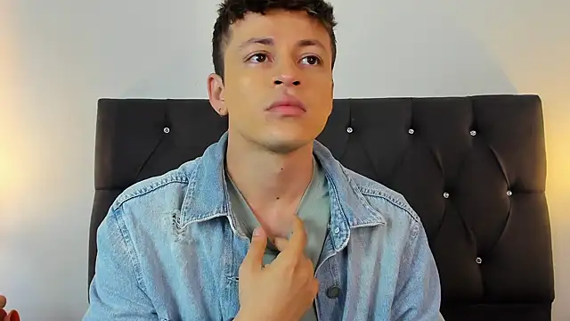 Angel Cuervo online show from 01.12.25