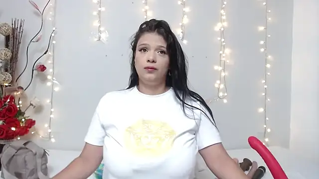 Nicol Love0 online show from 01.03.25