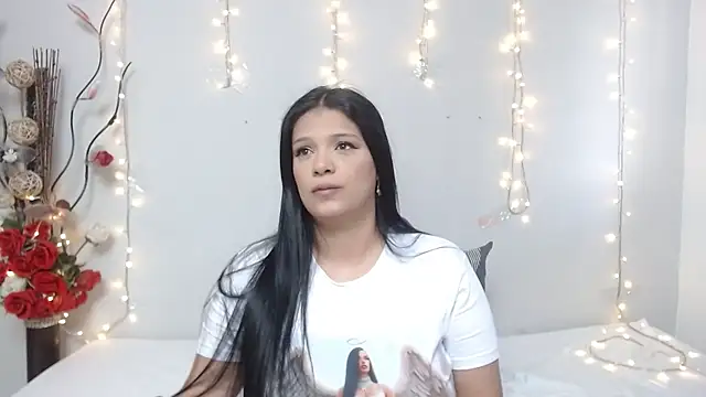 Nicol Love0 online show from 01.11.25