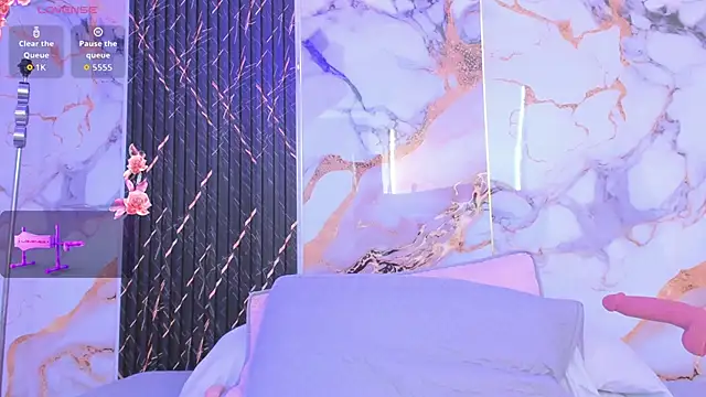 Snapshot of Alyson-a chatting on 11.08.25 Alyson-a online show from 11.08.25