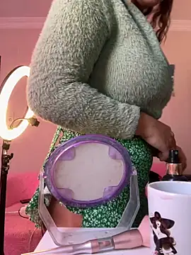 Snapshot of Periperiniz chatting on 11.04.25 Periperiniz online show from 11.04.25