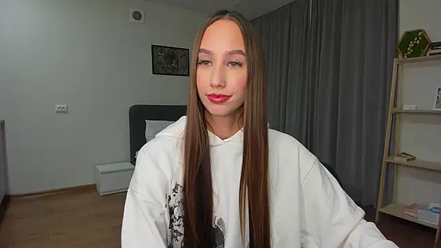 Snapshot of your_emily_ chatting on 12.03.24 your emily online show from 12.03.24