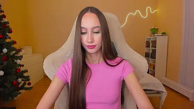 Snapshot of your_emily_ chatting on 01.09.25 your emily online show from 01.09.25