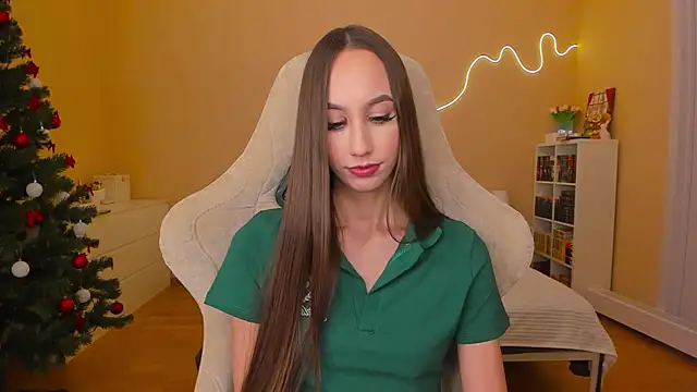 Snapshot of your_emily_ chatting on 01.22.25 your emily online show from 01.22.25