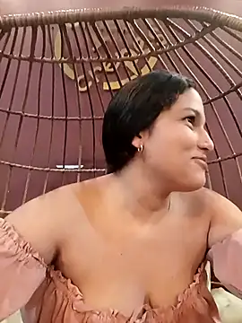 Snapshot of girl_milk1 chatting on 10.25.25 girl milk1 online show from 10.25.25