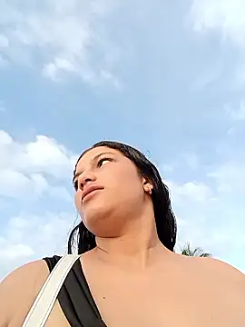 Snapshot of girl_milk1 chatting on 11.03.25 girl milk1 online show from 11.03.25