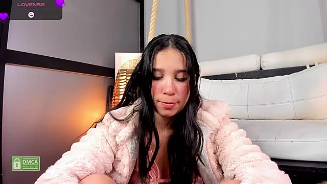 aisha   online show from 01.12.25