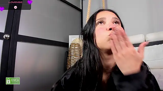 aisha   online show from 01.12.25