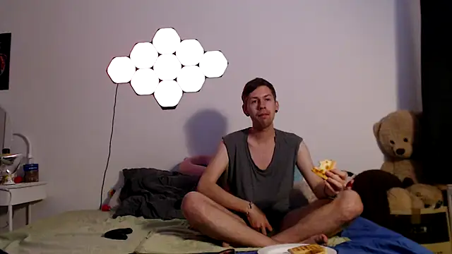 Snapshot of jonny-bisexual chatting on 10.22.25 jonny-bisexual online show from 10.22.25