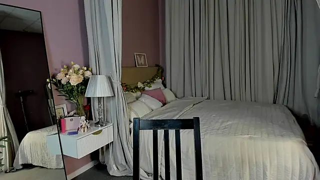 Miss you kiss online show from 04.15.26