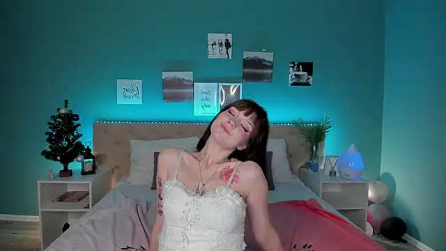 Linablueeyed online show from 12.07.24