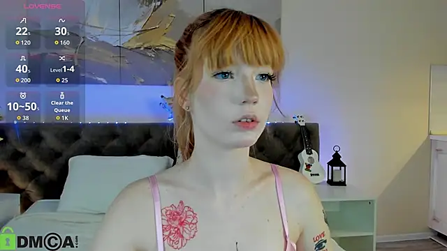 Snapshot of Linablueeyed chatting on 10.24.25 Linablueeyed online show from 10.24.25