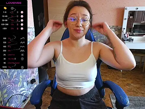 Chloe strip online show from 10.15.25