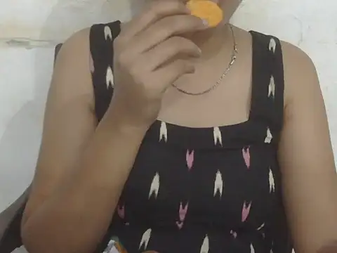 Snapshot of DOLL_CUTY chatting on 05.27.26 DOLL CUTY online show from 05.27.26