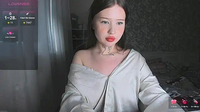 kate8ketee8 online show from 10.21.25