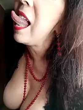 GypsyEsmeralda online show from 01.05.25