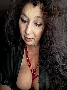 Snapshot of GypsyEsmeralda chatting on 10.14.25 GypsyEsmeralda online show from 10.14.25