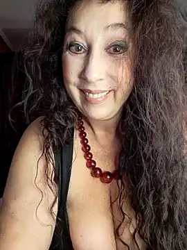 Snapshot of GypsyEsmeralda chatting on 10.19.25 GypsyEsmeralda online show from 10.19.25