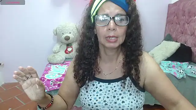 Snapshot of sila_bolum chatting on 02.15.25 sila bolum online show from 02.15.25