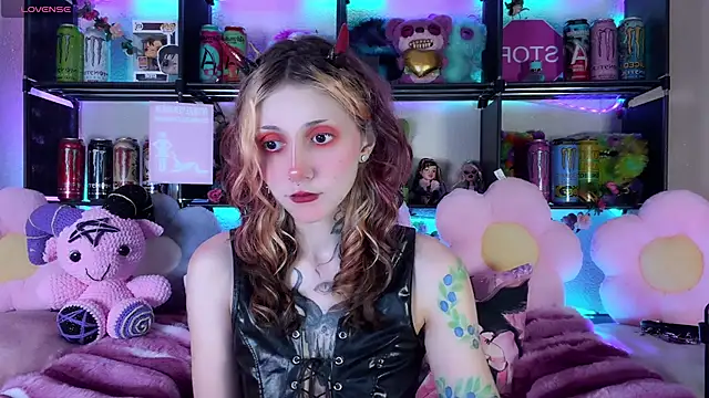 Snapshot of _Devill_Baby chatting on 07.19.26 Devill Baby online show from 07.19.26