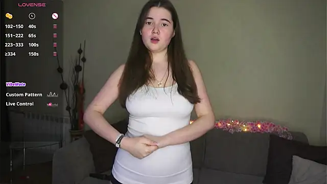 Snapshot of CathrynDail chatting on 05.19.26 CathrynDail online show from 05.19.26