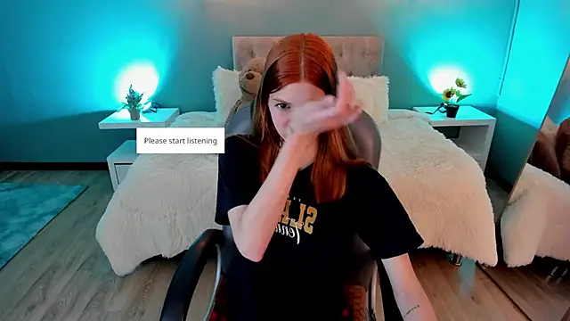 Snapshot of Nora_Vennucci chatting on 11.02.25 Nora Vennucci online show from 11.02.25