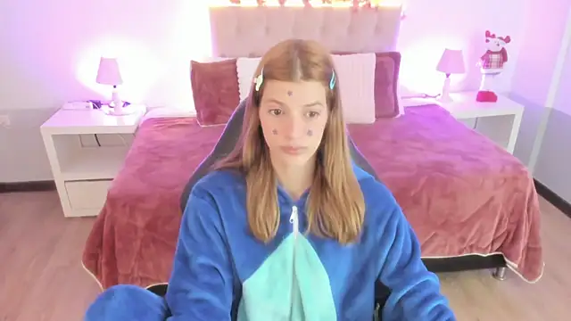 Nora Vennucci online show from 12.16.25