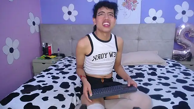 Snapshot of Eimyflorian chatting on 01.27.25 Eimyflorian online show from 01.27.25