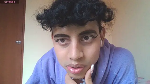 Snapshot of Eimyflorian chatting on 02.17.25 Eimyflorian online show from 02.17.25