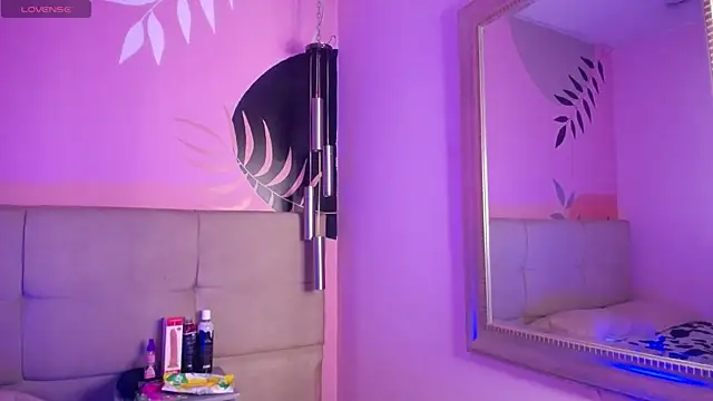 Snapshot of Eimyflorian chatting on 03.21.25 Eimyflorian online show from 03.21.25