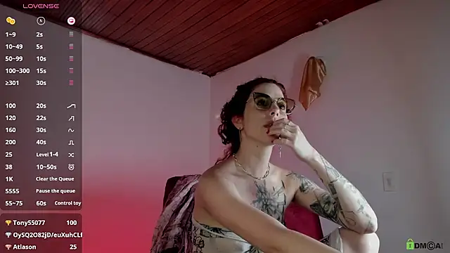 Borbala Iggy online show from 12.12.24