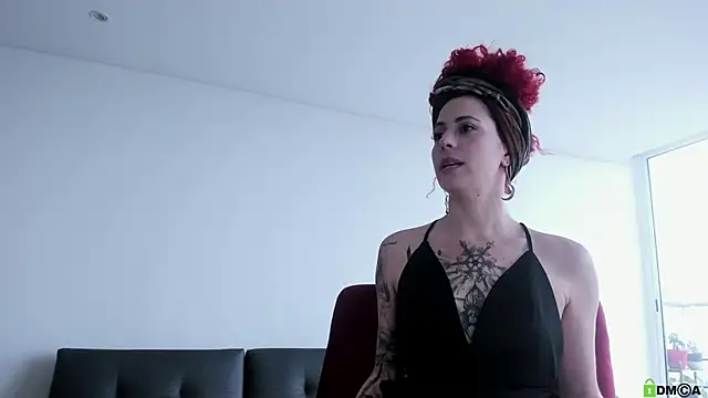 Borbala Iggy online show from 02.08.25