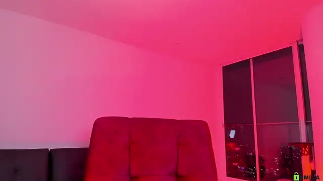 Borbala Iggy online show from 02.12.25