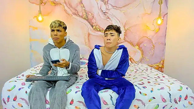 Snapshot of StrawwBoys chatting on 12.14.24 StrawwBoys online show from 12.14.24