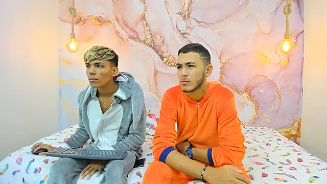 Snapshot of StrawwBoys chatting on 12.16.24 StrawwBoys online show from 12.16.24