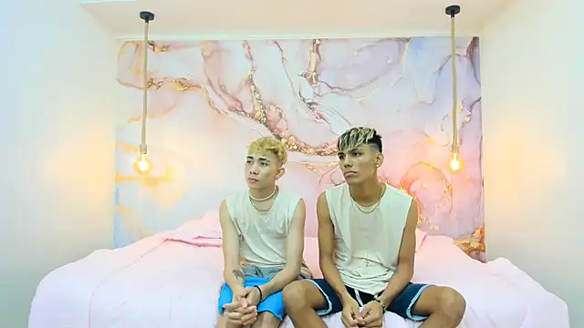 Snapshot of StrawwBoys chatting on 12.26.24 StrawwBoys online show from 12.26.24